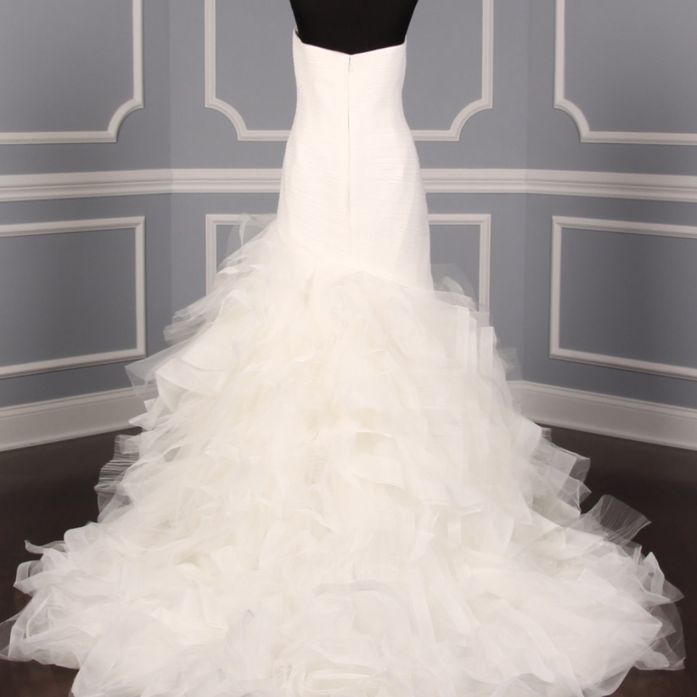 Pronovias Mildred Wedding Dress, Size 14 - Picture 7 of 8